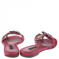 مملوكة مسبقًا حذاء سلايد فلات دولتشي أند غابانا بيانكا مزخرف كريستال دانتيل و ساتان أحمر مقاس 37