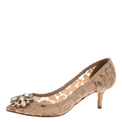 مملوكة مسبقًا حذاء كعب عالي دولتشي أند غابانا "بيلوشي" مزخرف بكريستال و بمقدمة مدببة دانتيل بيج مقاس 38