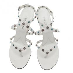 مملوكة مسبقًا صندل دولتشي أند غابانا شريط كاحل مرصع أبيض مقاس 39