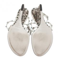 مملوكة مسبقًا صندل دولتشي أند غابانا شريط كاحل مرصع أبيض مقاس 39