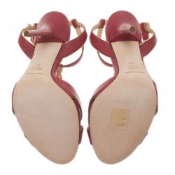 Pre Owned صندل دولتشي أند غابانا شريط T جلد مرصع أحمر مقاس 39