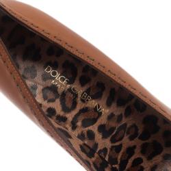 مملوكة مسبقًا Dolce and Gabbana Beige Leather Pointed Toe Buckle Pumps Size 39.5