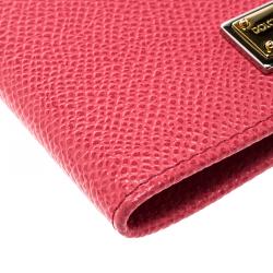 م ملوكة مسبقًا Dolce and Gabbana Red Leather Passport Holder