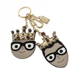 مملوكة مسبقًا ميدالية مفاتيح دولتشي أند غابانا فيس شارم أوف ذا ديزاينرز