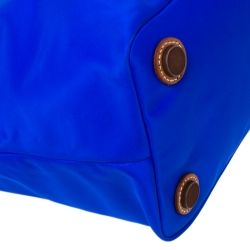 مملوكة مسبقًا Dooney & Bourke Blue Nylon Annie Sac Crossbody Bag