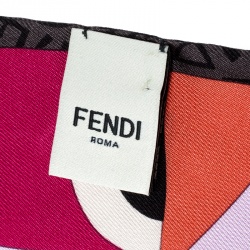 مملوكة مسبقًا وشاح بندانه فندي حرير تويل مطبوع متعدد الألوان