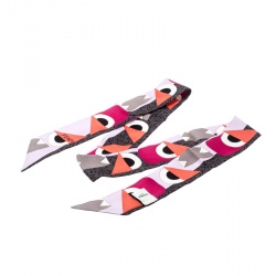 مملوكة مسبقًا وشاح بندانه فندي حرير تويل مطبوع متعدد الألوان