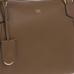 مملوكة مسبقًا Fendi Leather Pequin Trapeze Bag