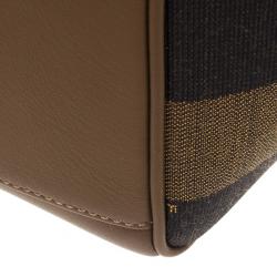 مملوكة مسبقًا Fendi Leather Pequin Trapeze Bag