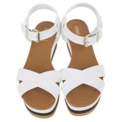 مملوكة مسبقًا Fendi White Rubber Crisscross Strapped Striped Platform Sandals Size 38.5