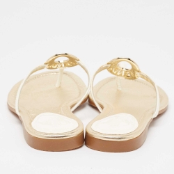 Pre Owned Fendi Off White Patent Leather Thong Flats Size 38