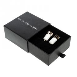 Pre Owned أقراط فندي لون ذهبي كريستال بيضاء