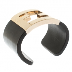 مملوكة مسبقًا Fendi Black Leather Gold Tone Wide Open Cuff Bracelet
