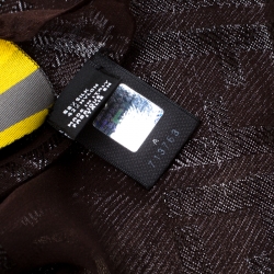 مملوكة مسبقًا وشاح فندي حرير جاكار بني ولوريكس مخلوط زوكا بالشعار المزين