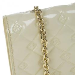 مملوكة مسبقًا Fendi Beige Patent Leather Fendilicious WOC Shoulder Bag