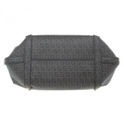 مملوكة مسبقًا Fendi Brown Coated Canvas Zucchino Hobo