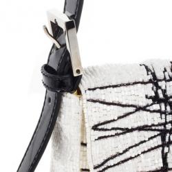 مملوكة مسبقًا Fendi Black and White Beaded Limited Edition Baguette
