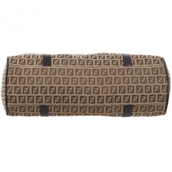 مملوكة مسبقًا Fendi Zucca Canvas Medium Shoulder Bag