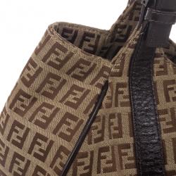 مملوكة مسبقًا Fendi Zucca Canvas Medium Shoulder Bag