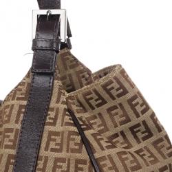 مملوكة مسبقًا Fendi Zucca Canvas Medium Shoulder Bag