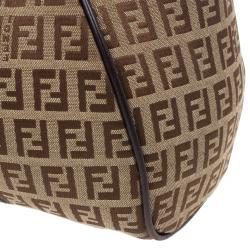 مملوكة مسبقًا Fendi Zucca Canvas Medium Shoulder Bag
