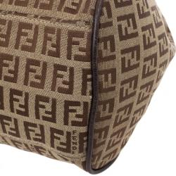 مملوكة مسبقًا Fendi Zucca Canvas Medium Shoulder Bag