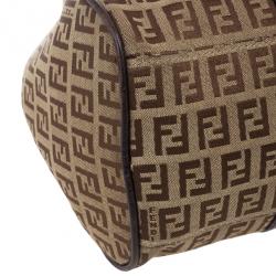 مملوكة مسبقًا Fendi Zucca Canvas Medium Shoulder Bag