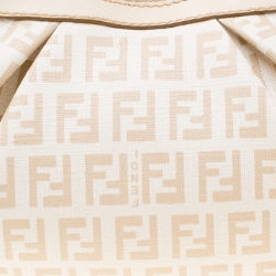 Pre Owned حقيبة كتف فندي باغيت بسلسلة كانفاس مقوى بنقوش زوكينو بيج / بيضاء