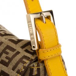 مملوكة مسبقًا Fendi Mahogany And Yellow Zucchino 'Mamma' Studded Shoulder Bag