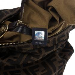 مملوكة مسبقًا Fendi Zucca Chef Chain Link Hobo