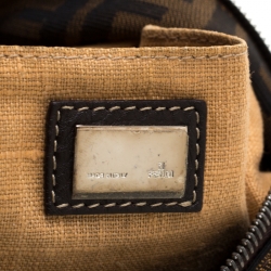 مملوكة مسبقًا حقيبة كتف فندي جلد وكانفاس زوكا توباكو