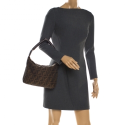 مملوكة مسبقًا حقيبة كتف فندي جلد وكانفاس زوكا توباكو