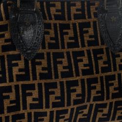 مملوكة مسبقًا Fendi Velour Zucca Bag Du Jour Tote