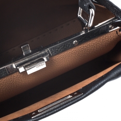 Pre Owned Fendi Black Selleria Leather Medium Peekaboo Top Handle Bag