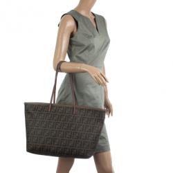 مملوكة مسبقًا Fendi Brown Zucca Roll Tote