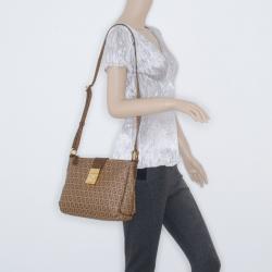 مملوكة مسبقًا Fendi Tobacco Zucchino Spalmati Clasp Detail Shoulder Bag