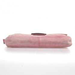 مملوكة مسبقًا Fendi Pink Suede Baguette Shoulder bag