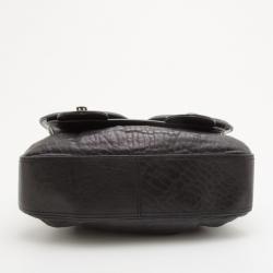 Pre Owned Fendi Black Leather Flap B Bag