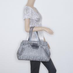 مملوكة مسبقًا Fendi Big Mama Straw Flap Bag