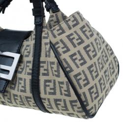 مملوكة مسبقًا حقيبة فندي ميني بورسا كانفاس بيج للكتف