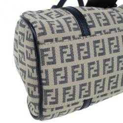 مملوكة مسبقًا حقيبة فندي ميني بورسا كانفاس بيج للكتف