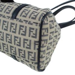 مملوكة مسبقً ا حقيبة فندي ميني بورسا كانفاس بيج للكتف