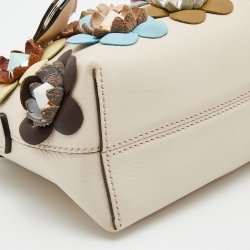 مملوكة مسبقًا Fendi Off White Leather Mini By The Way Flowerland Crossbody Bag