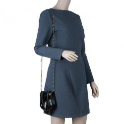 مملوكة مسبقًا Fendi Black Patent Leather B Crossbody Clutch