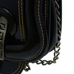 مملوكة مسبقًا Fendi Black Patent Leather B Crossbody Clutch