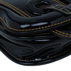 مملوكة مسبقًا Fendi Black Patent Leather B Crossbody Clutch