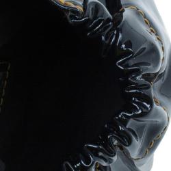 مملوكة مسبقًا Fendi Black Patent Leather B Crossbody Clutch