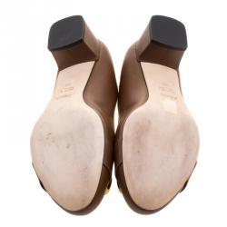 Pre Owned Fendi Brown Leather FF Buckle Pumps Size 40