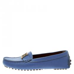 مملوكة مسبقًا Fendi Sky Blue Saffiano Leather Logo Loafers Size 38.5