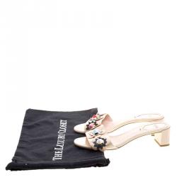 Pre Owned Fendi Beige Patent Leather Floral Appliquè Slide Mules Size 37